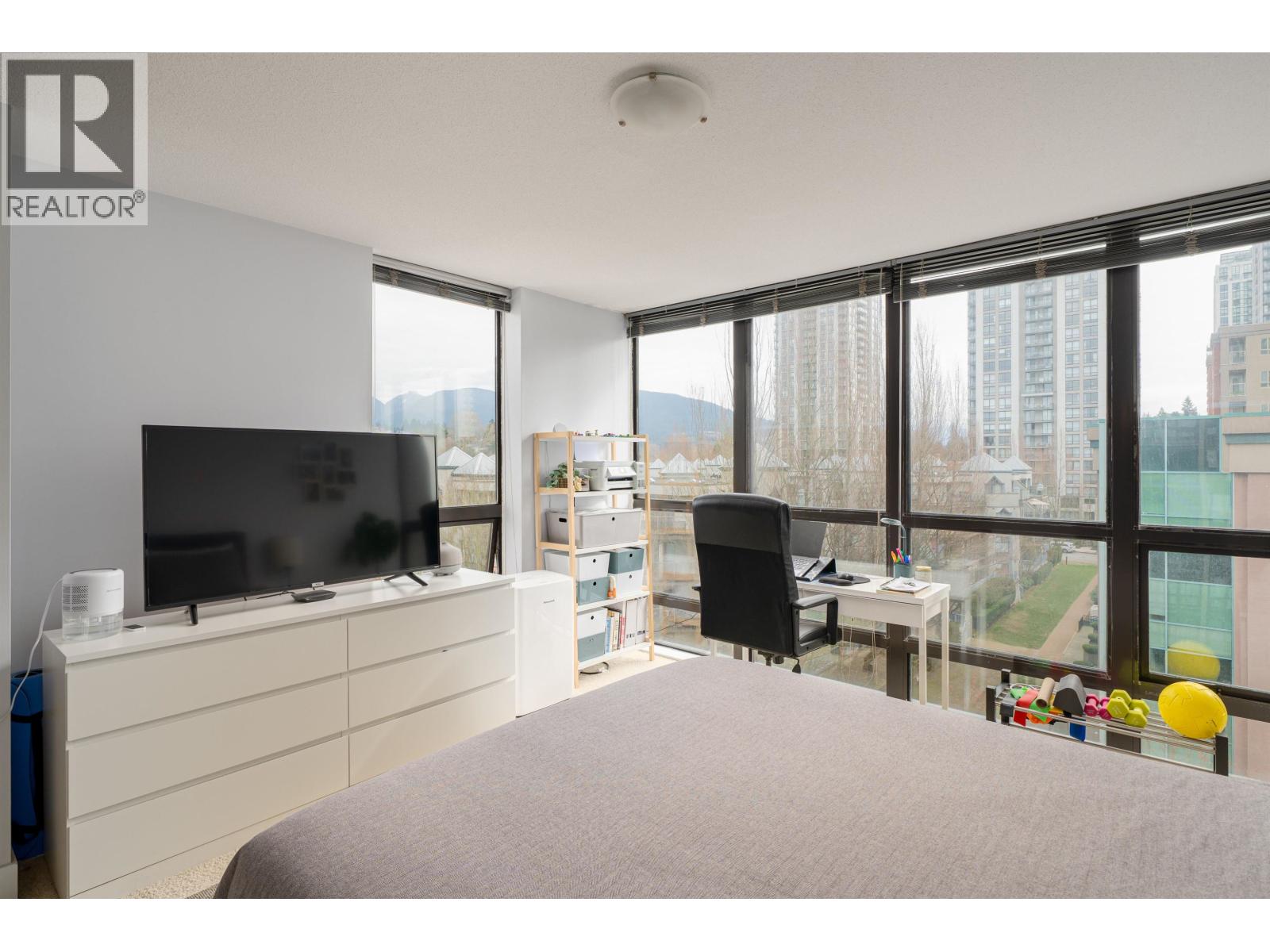 702 2959 GLEN DRIVE, Coquitlam