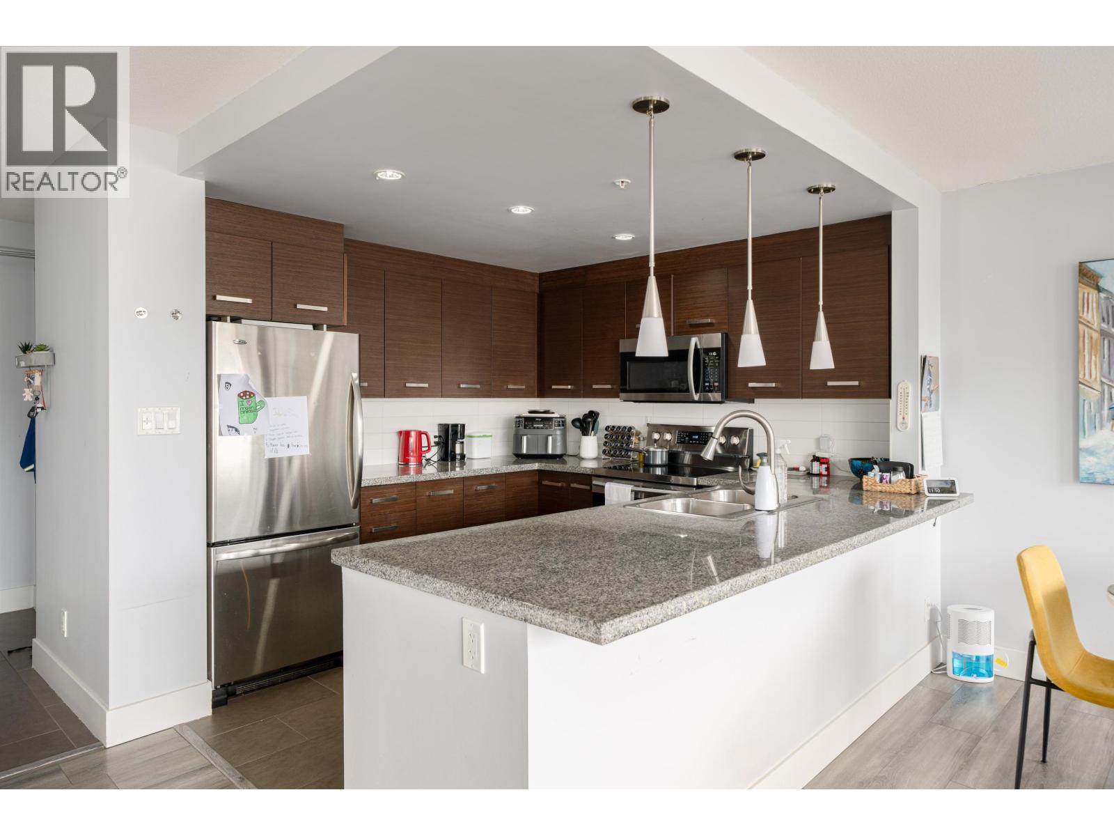 702 2959 GLEN DRIVE, Coquitlam