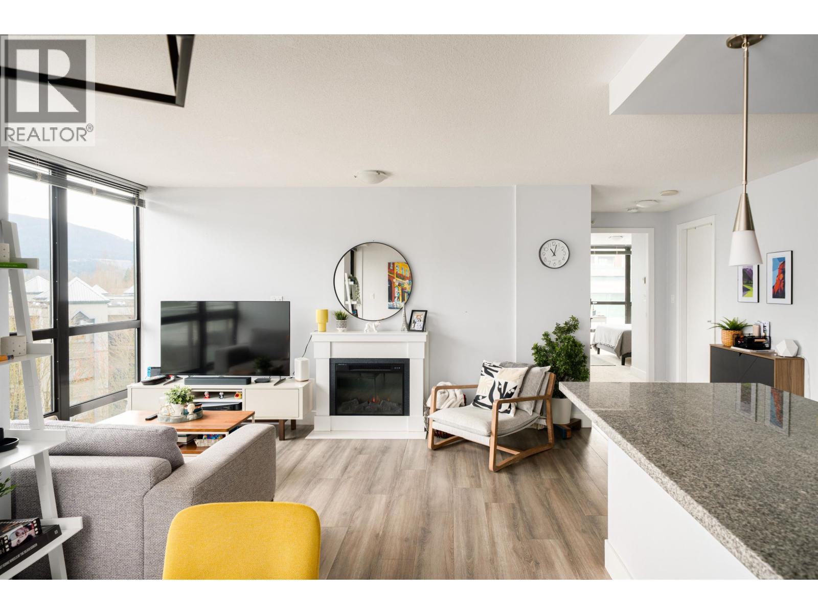 702 2959 GLEN DRIVE, Coquitlam