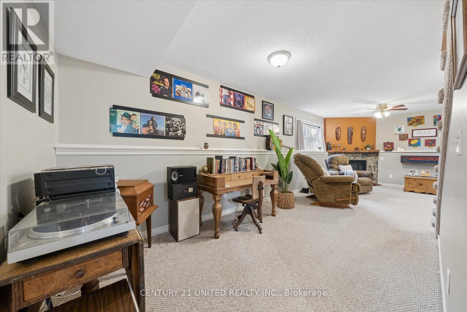 7402 BYERS ROAD - 32