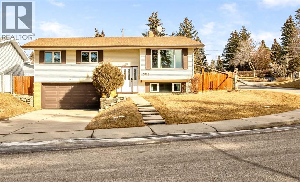 5711 Dalmead Crescent NW, Calgary, Alberta