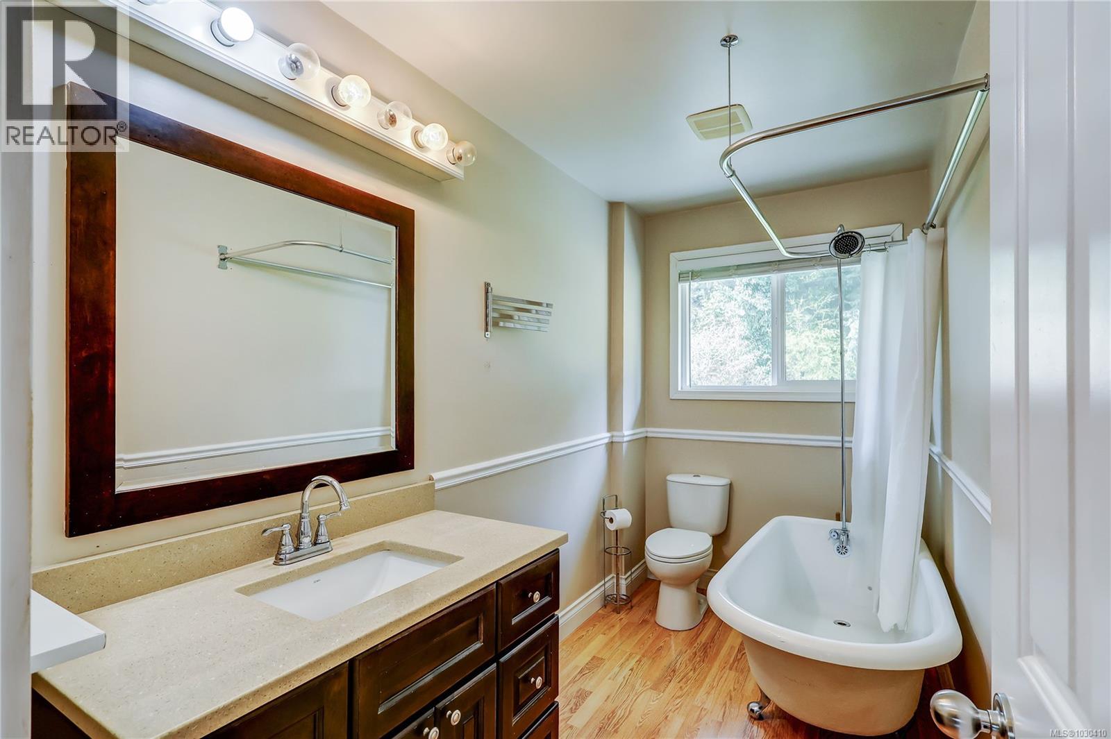 785 Parkview Dr - 13