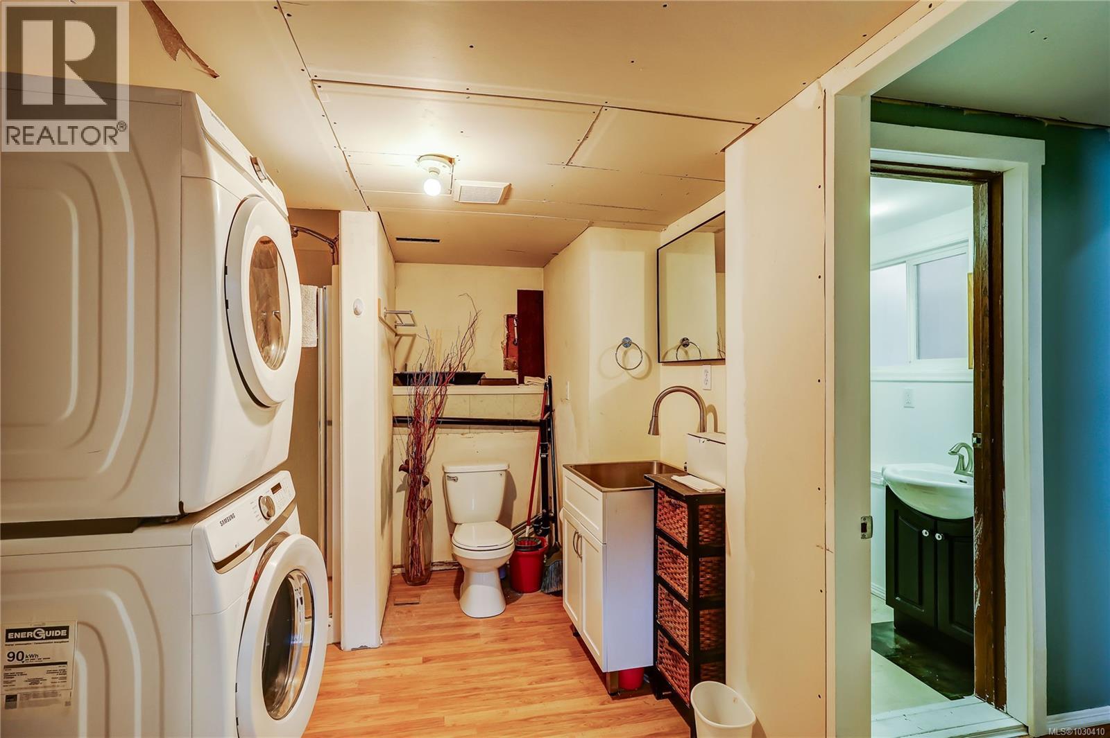 785 PARKVIEW DR - 19