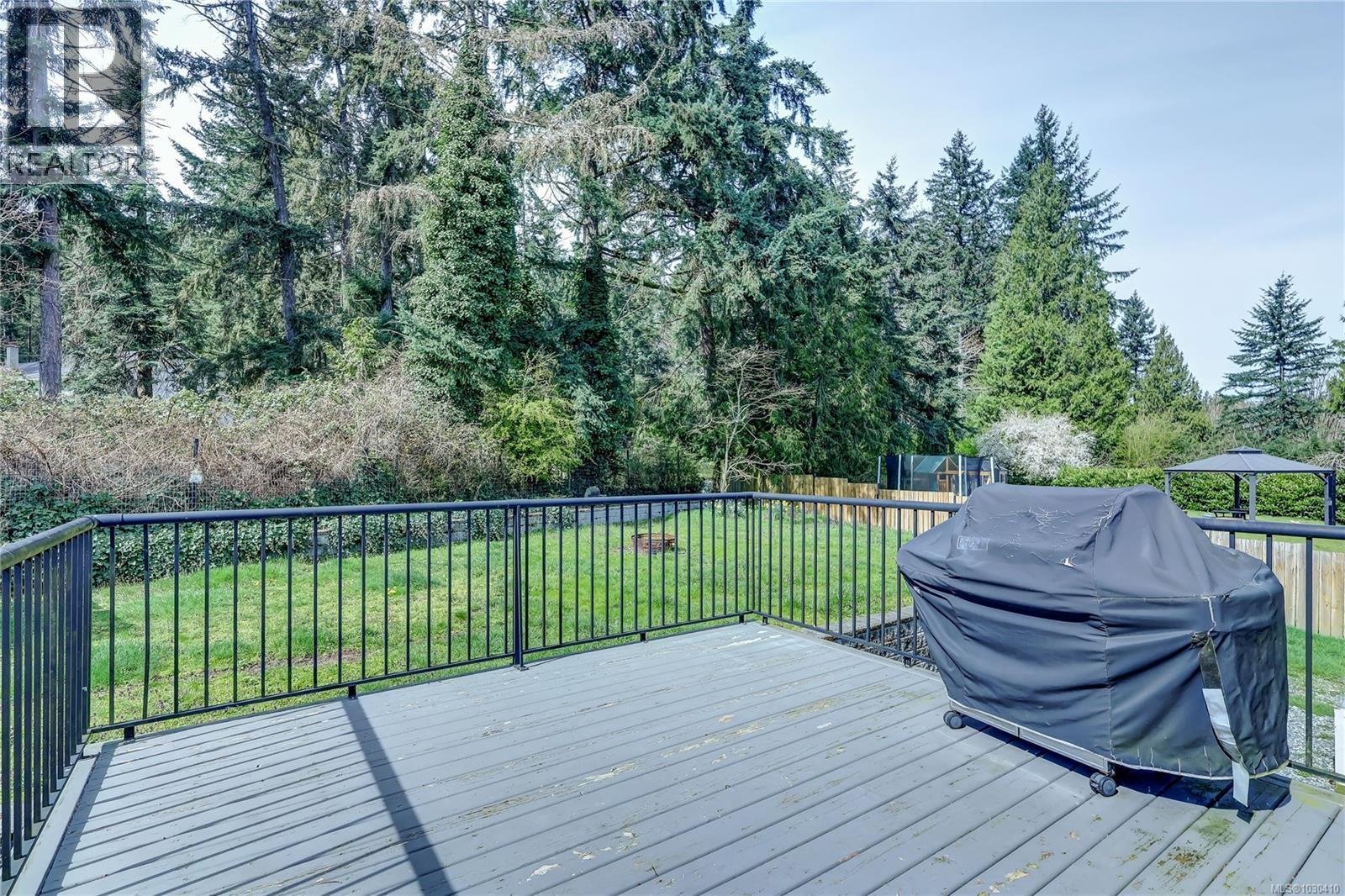 785 Parkview Dr - 26