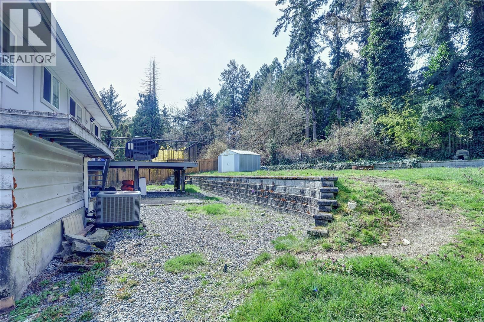 785 Parkview Dr - 28