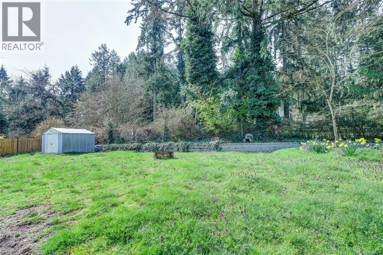 785 Parkview Dr - 29