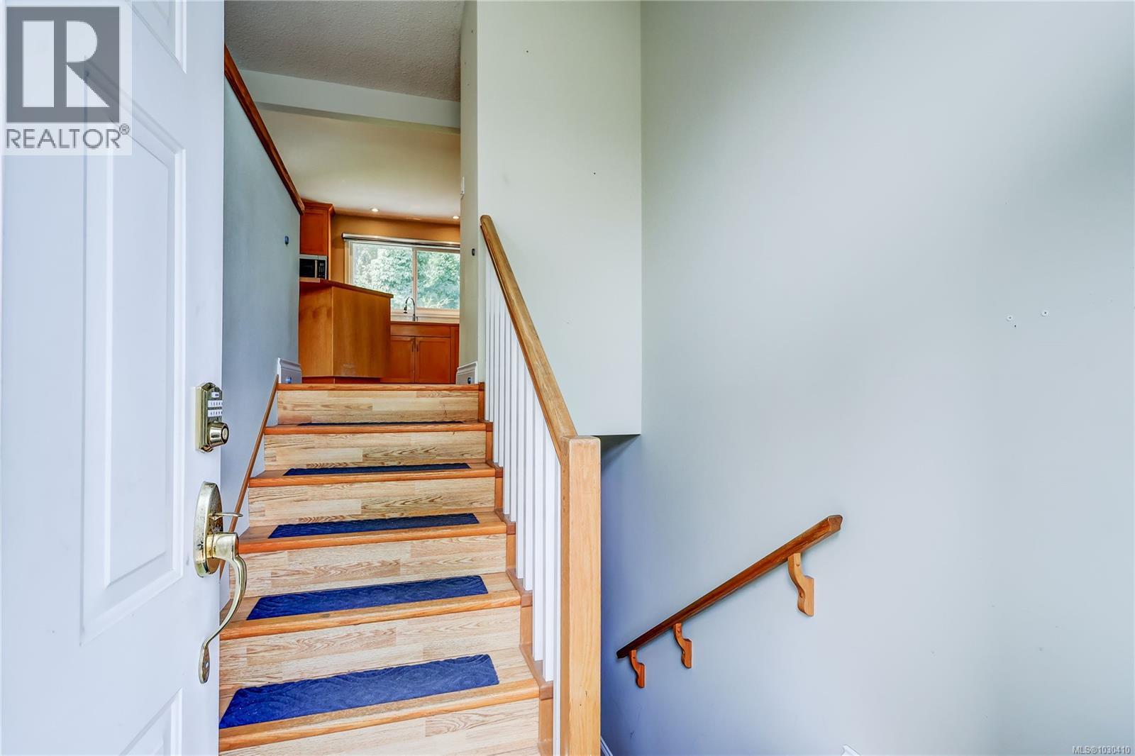 785 Parkview Dr - 4