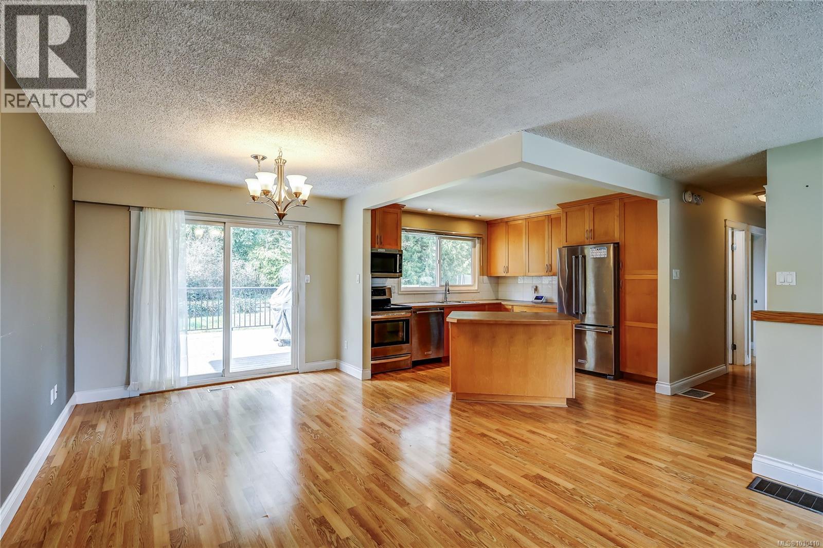 785 Parkview Dr - 9