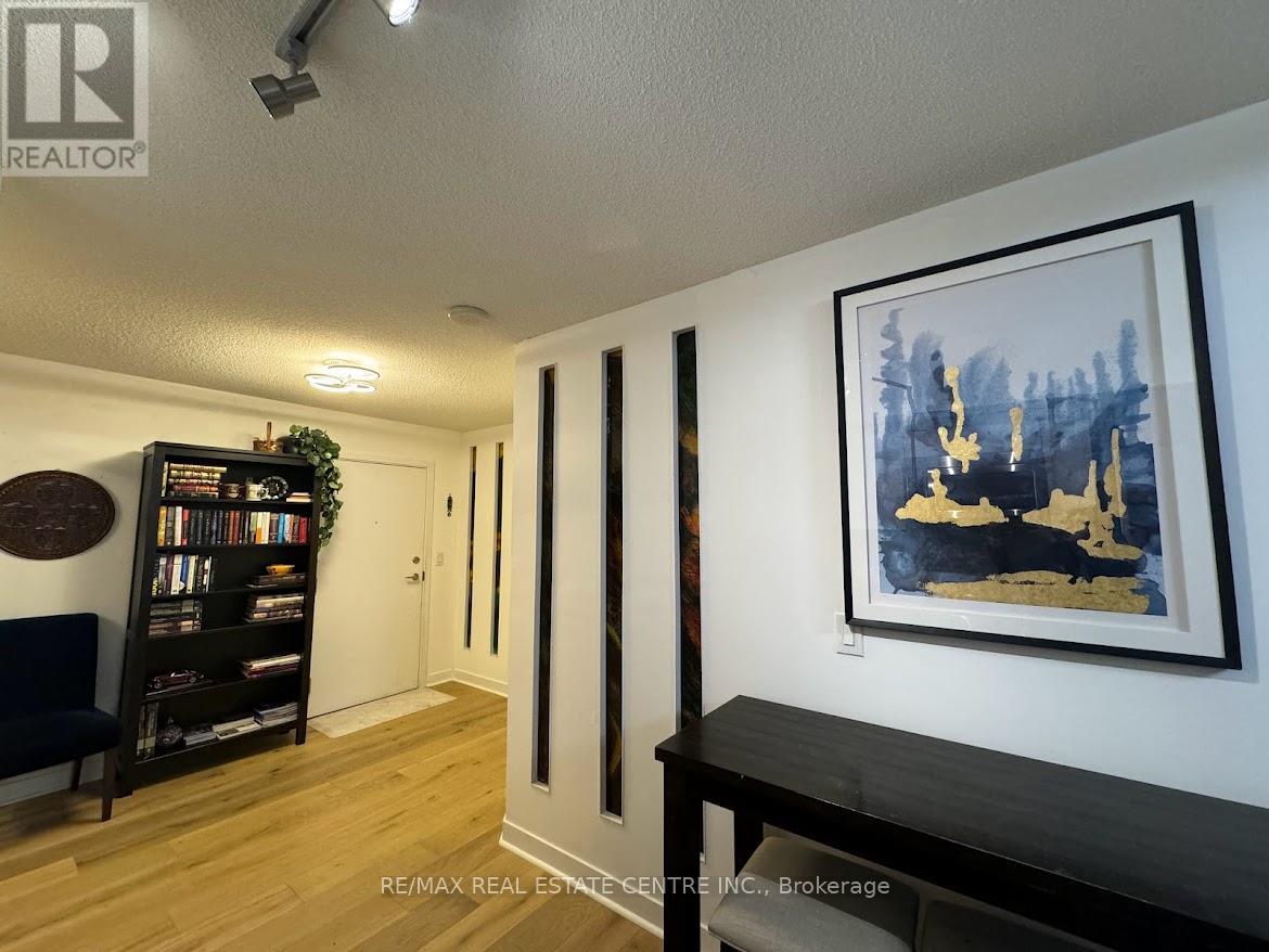 #217 295 ADELAIDE STREET W - 7