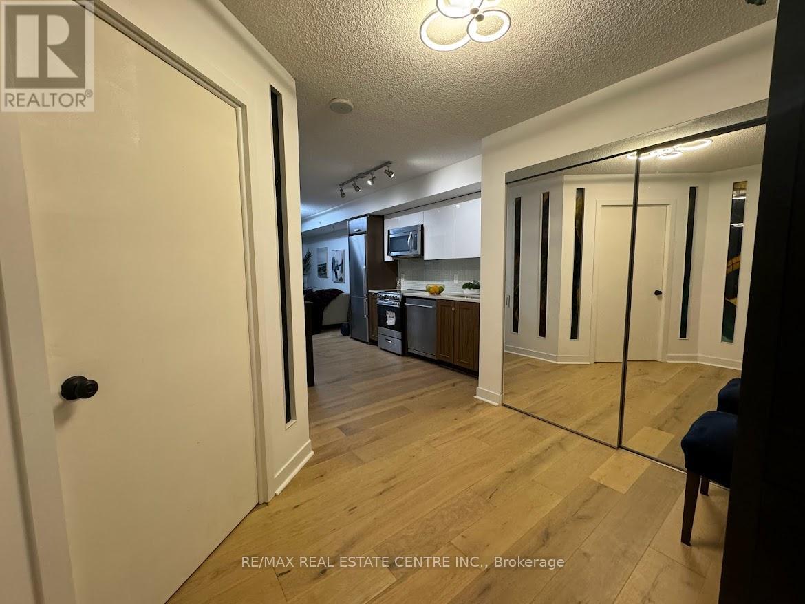 #217 295 ADELAIDE STREET W - 8