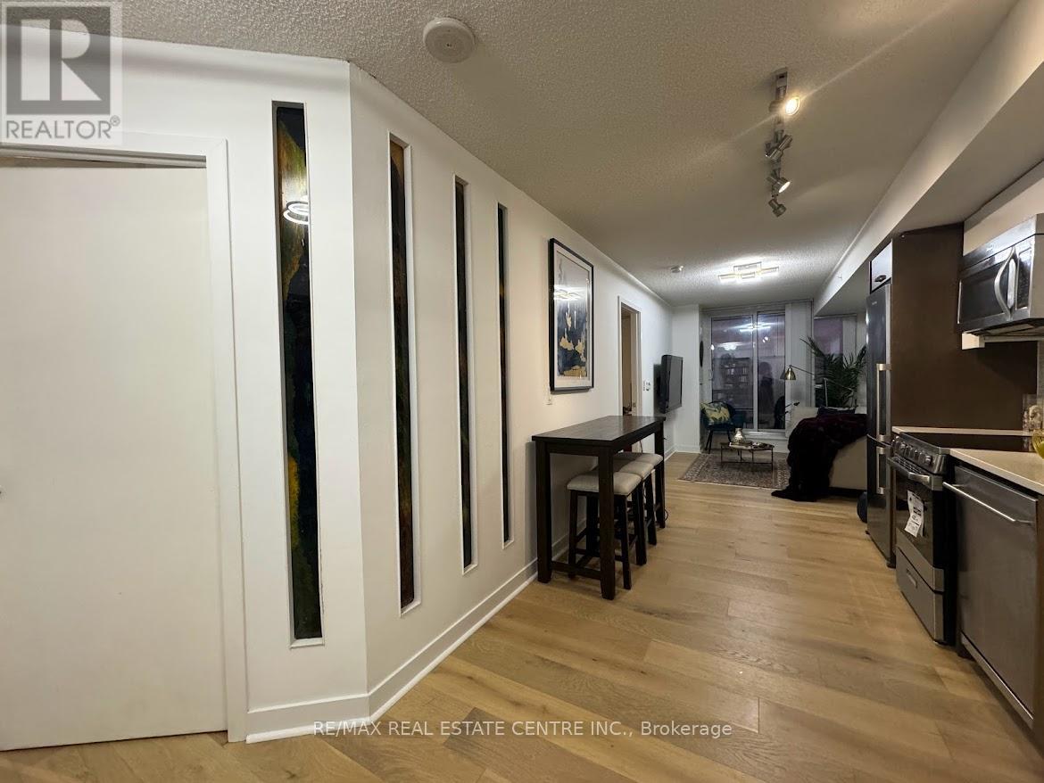 #217 295 ADELAIDE STREET W - 9