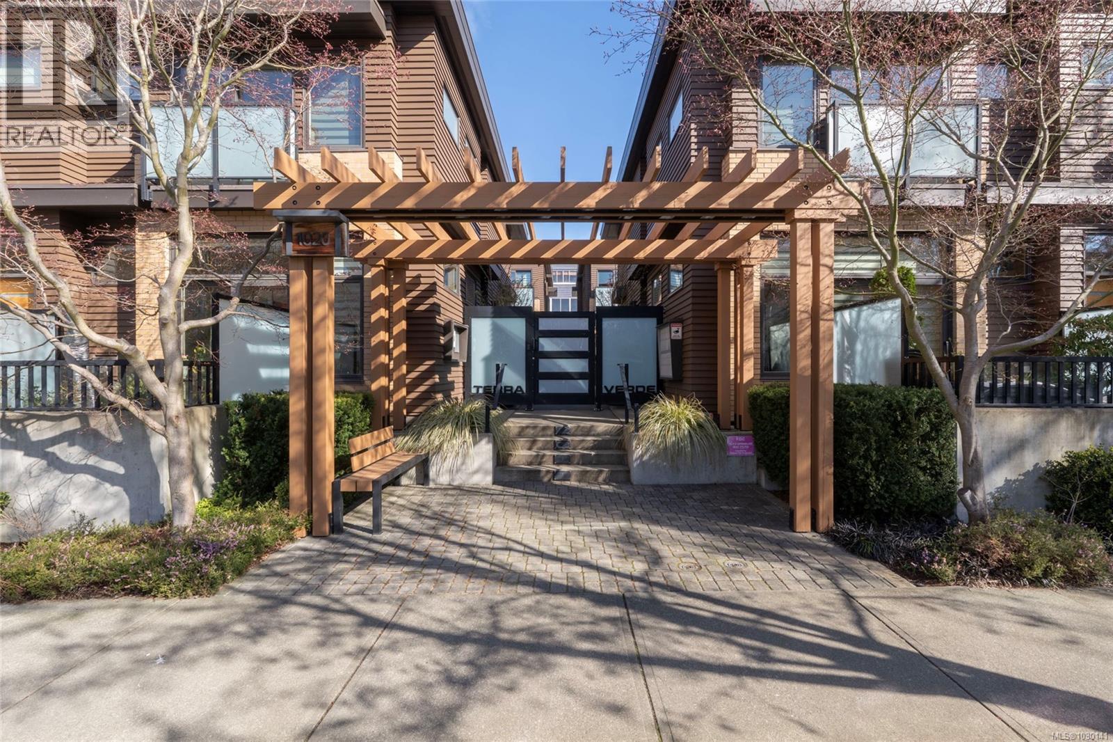 #10 1020 Richardson St - 1