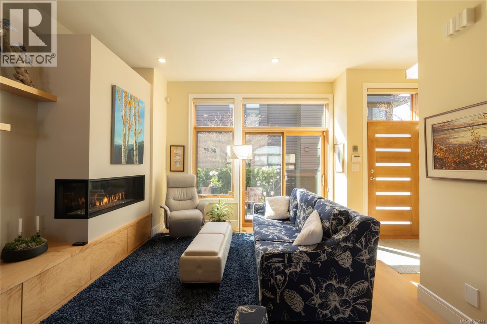 10 1020 Richardson Street, Victoria