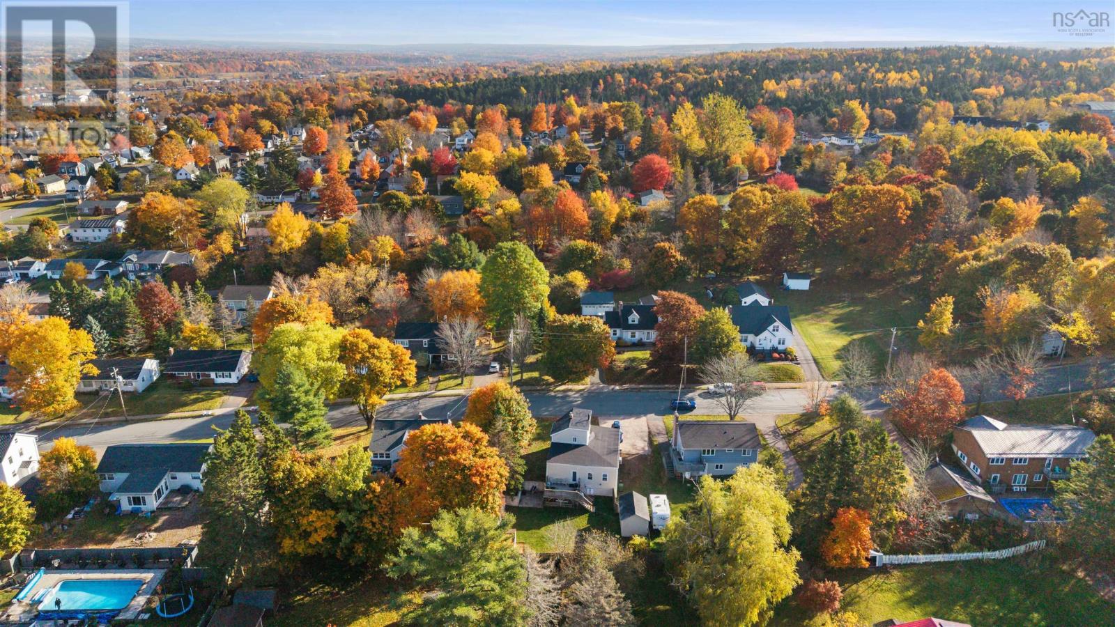 Property 19 of 36 of 208 PLEASANT Street