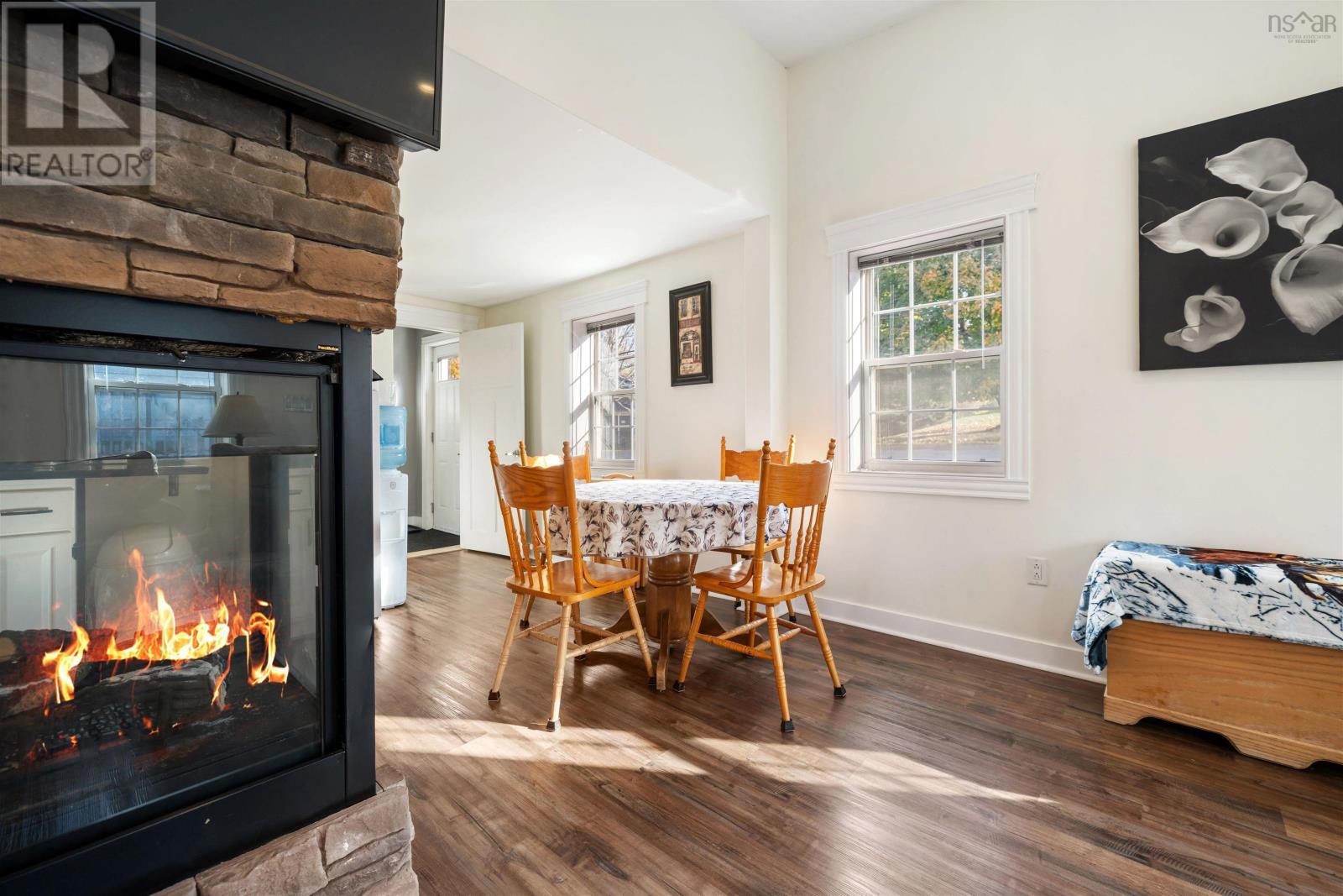 Property 22 of 36 of 208 PLEASANT Street