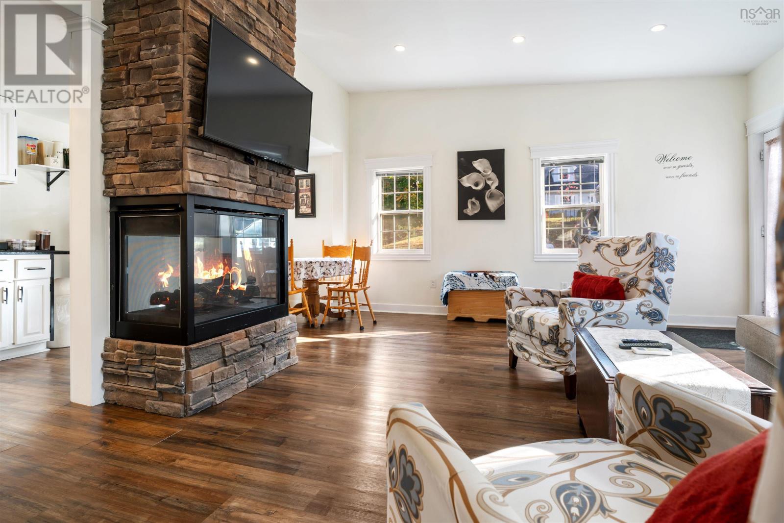 Property 35 of 36 of 208 PLEASANT Street