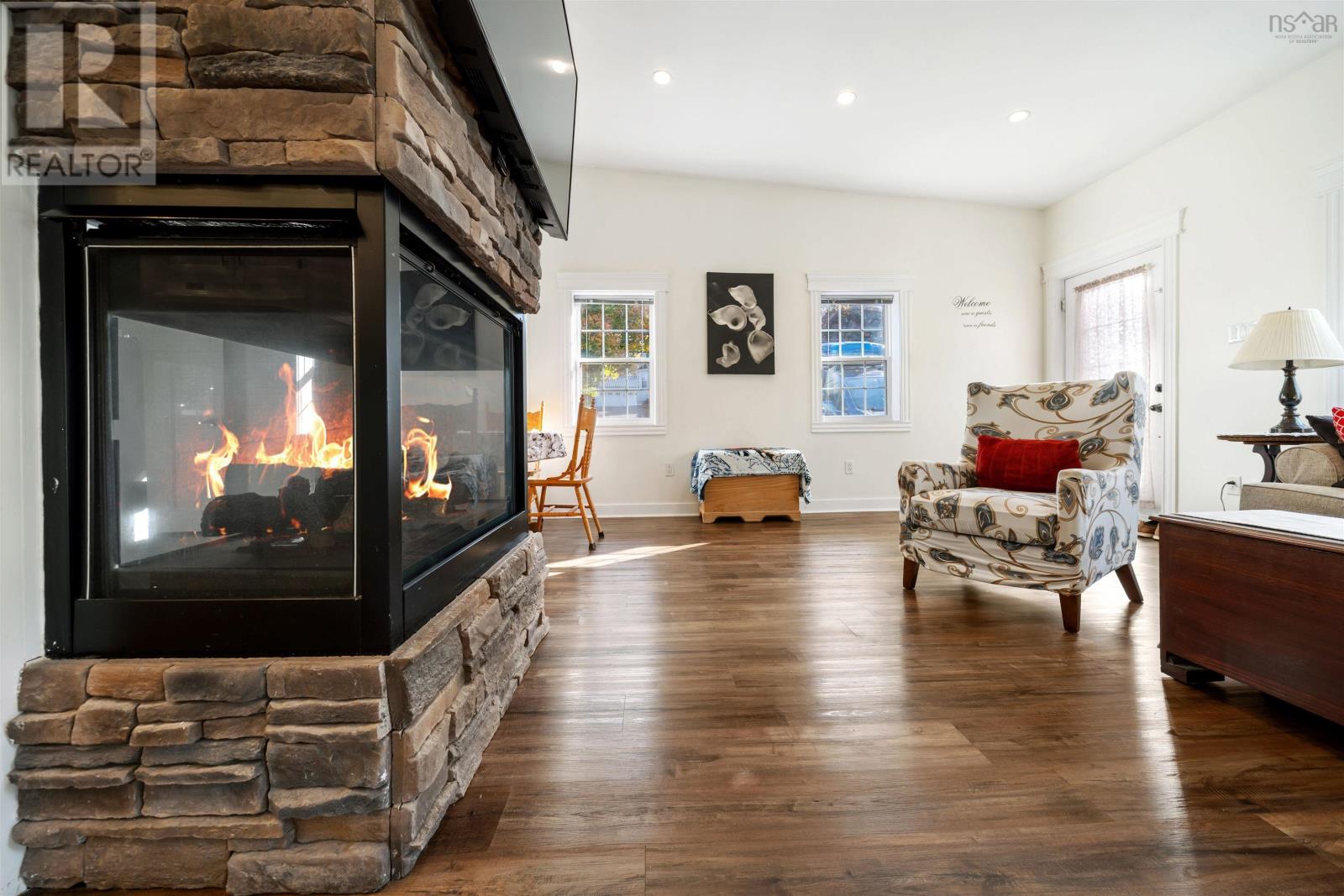 Property 20 of 36 of 208 PLEASANT Street