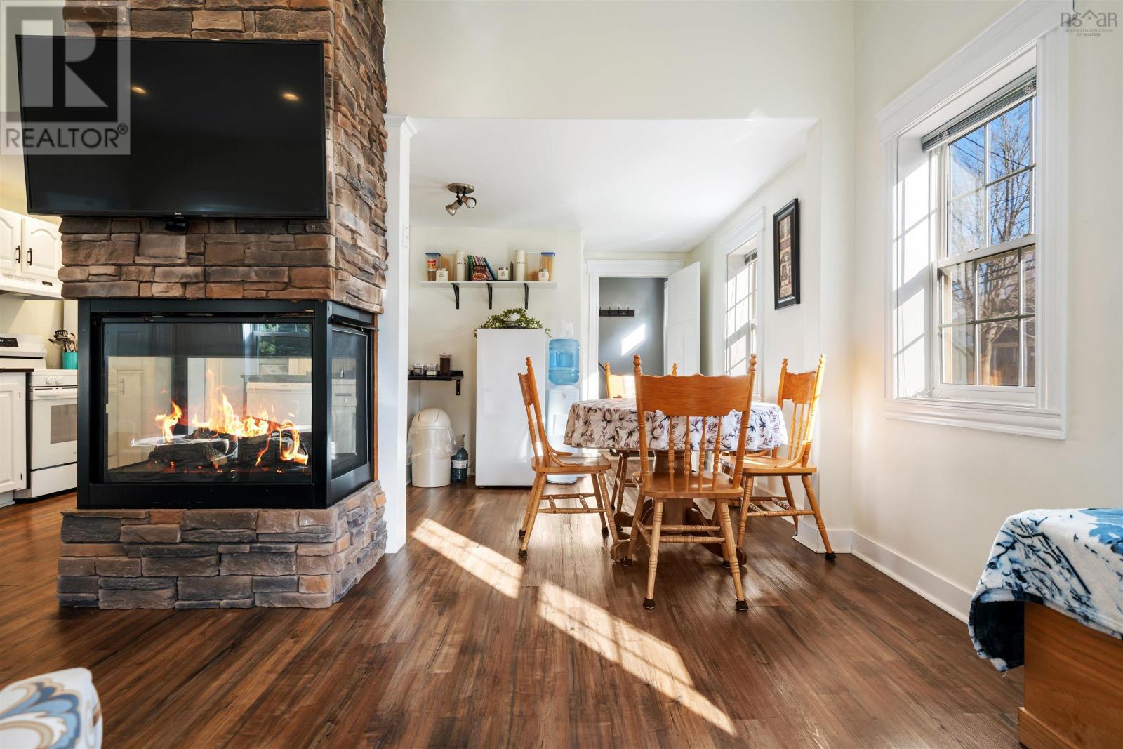 Property 30 of 36 of 208 PLEASANT Street