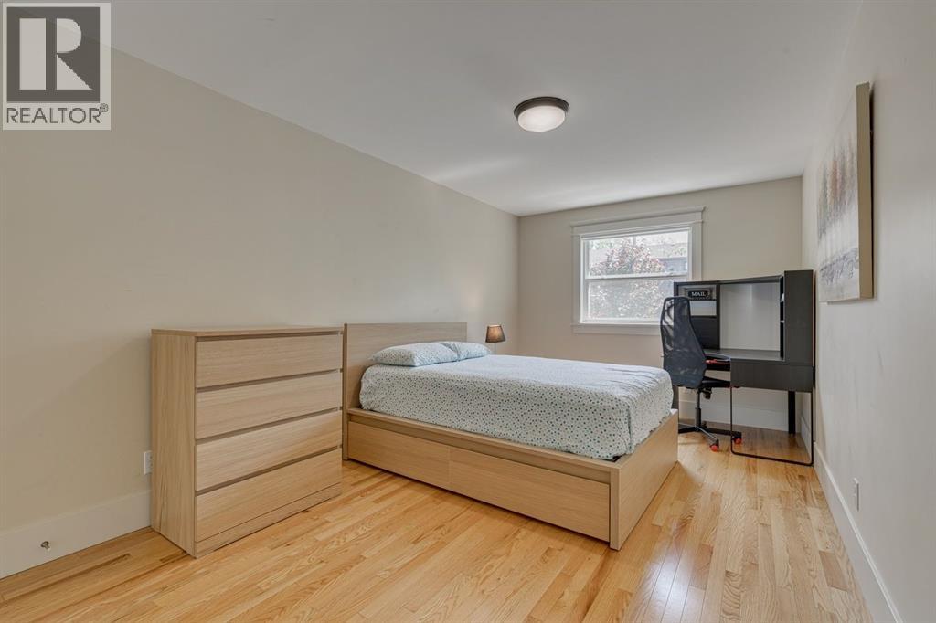 Single Family House for Sale in   Avenue SW Cliff Bungalow Calgary 