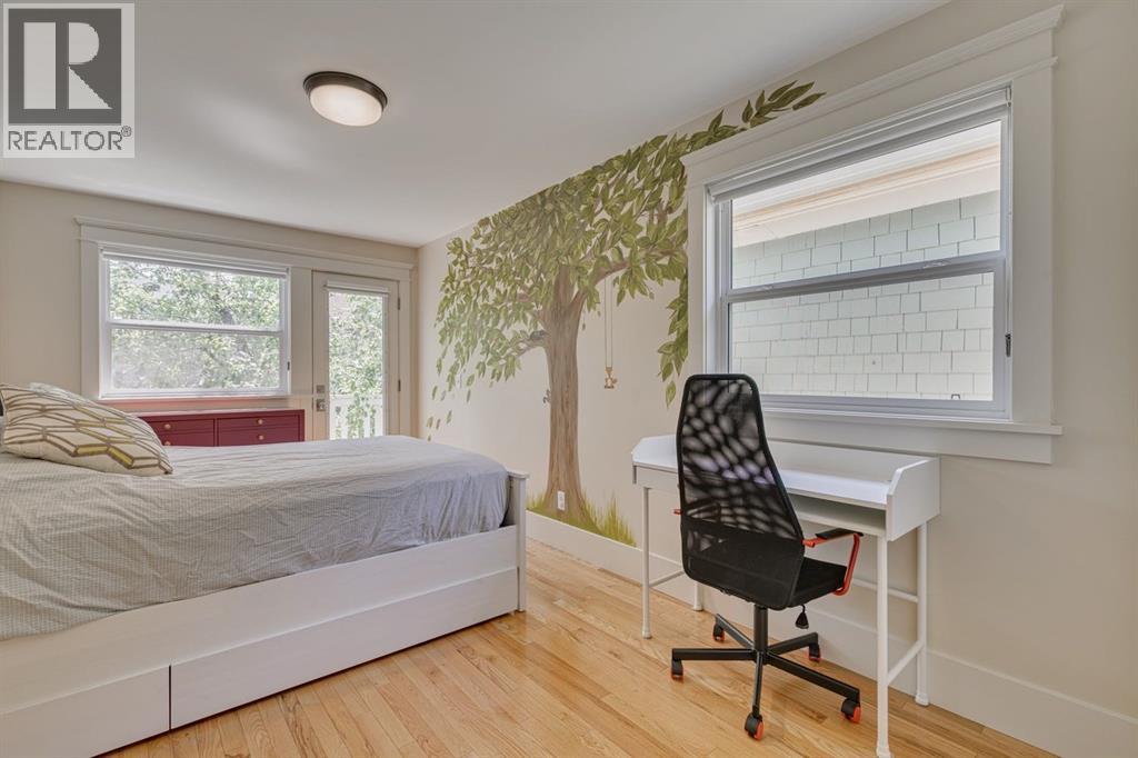 Single Family House for Sale in   Avenue SW Cliff Bungalow Calgary 