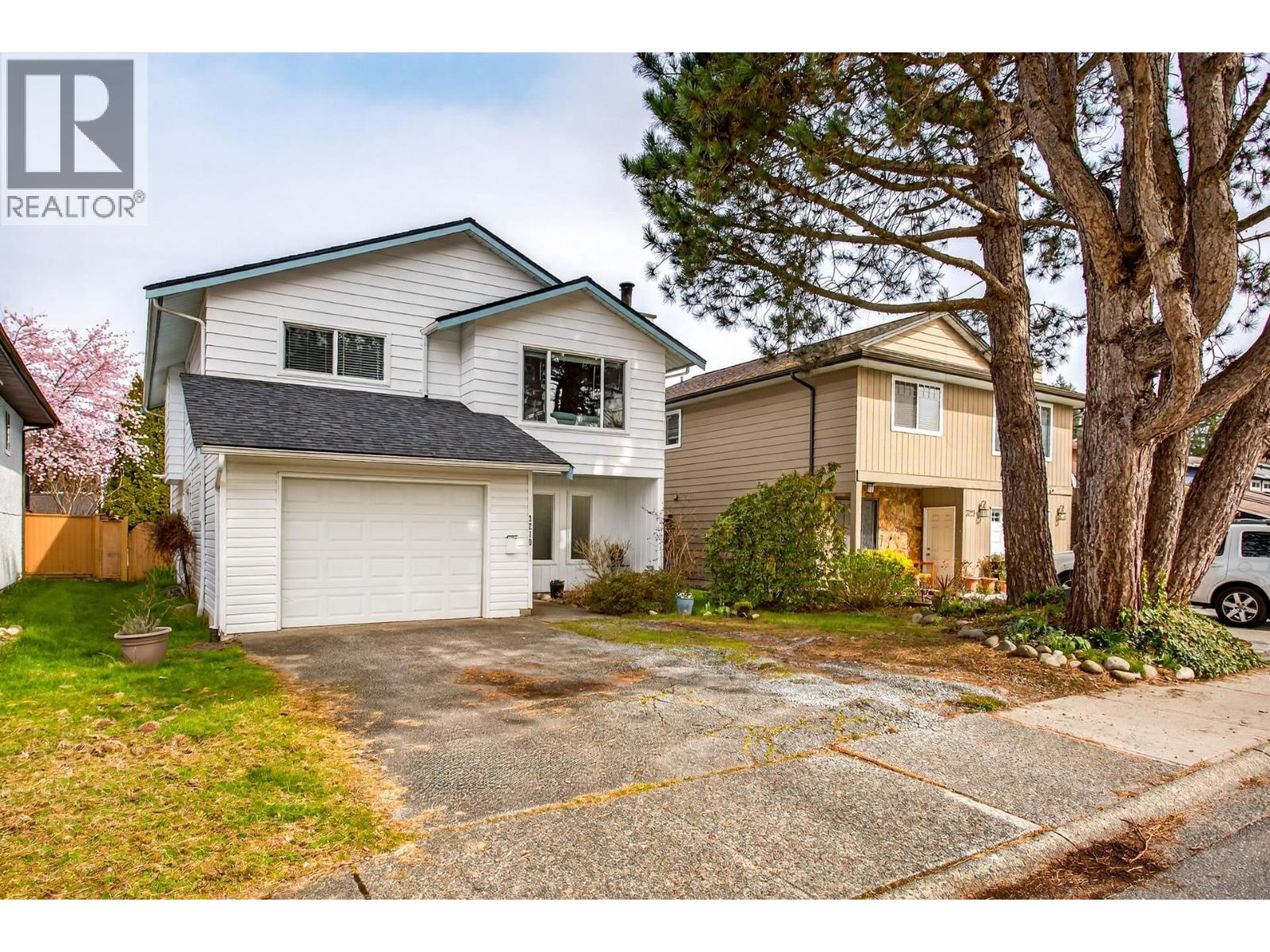 3219 HARWOOD Avenue - photo 2