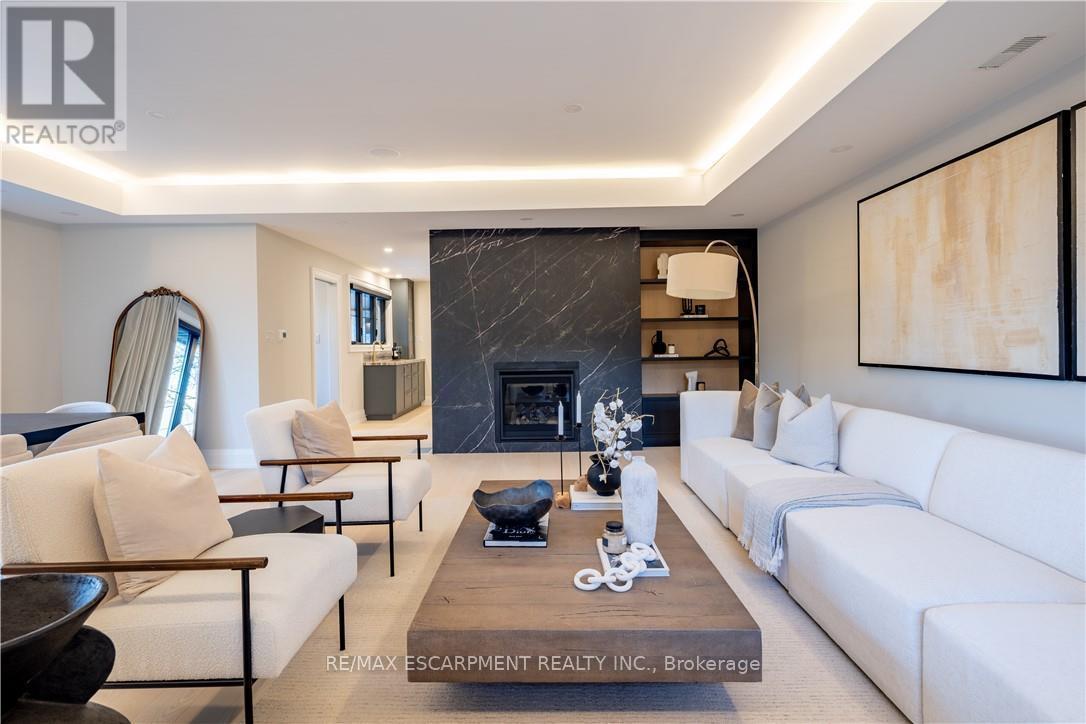 841 DANFORTH PLACE - 13