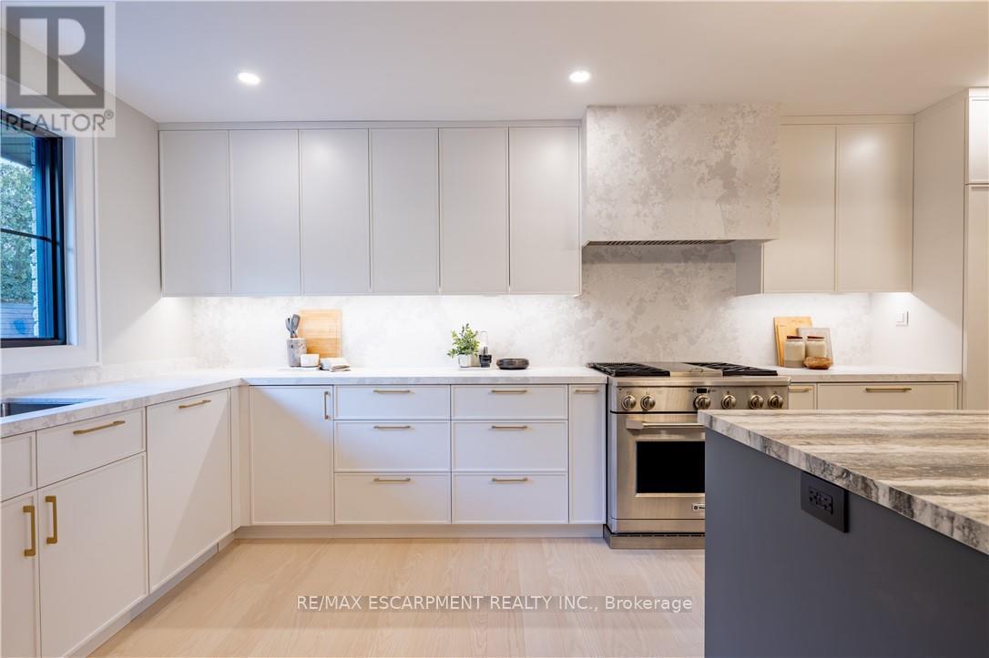 841 DANFORTH PLACE - 6