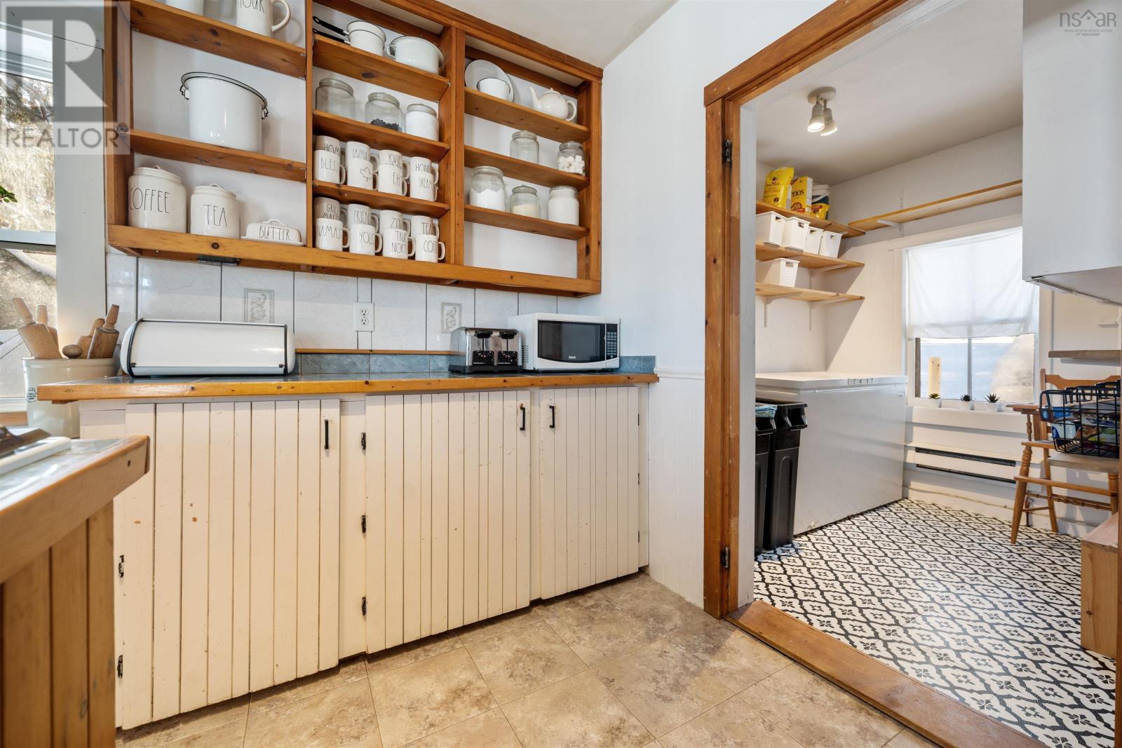 Property 12 of 49 of 8671 Highway 2