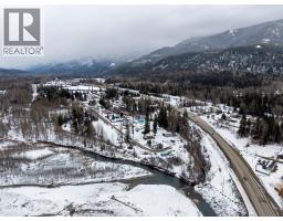 9898 Victoria Street, Hosmer, BC V0B1M5 Photo 21