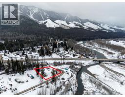9898 Victoria Street, Hosmer, BC V0B1M5 Photo 22
