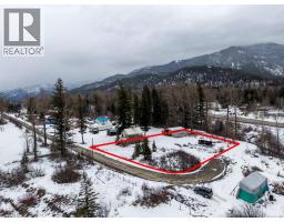 9898 Victoria Street, Hosmer, BC V0B1M5 Photo 35
