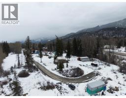 9898 Victoria Street, Hosmer, BC V0B1M5 Photo 10