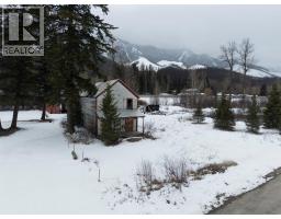 9898 Victoria Street, Hosmer, BC V0B1M5 Photo 33
