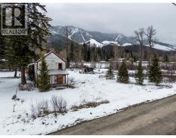 9898 Victoria Street, Hosmer, BC V0B1M5 Photo 25