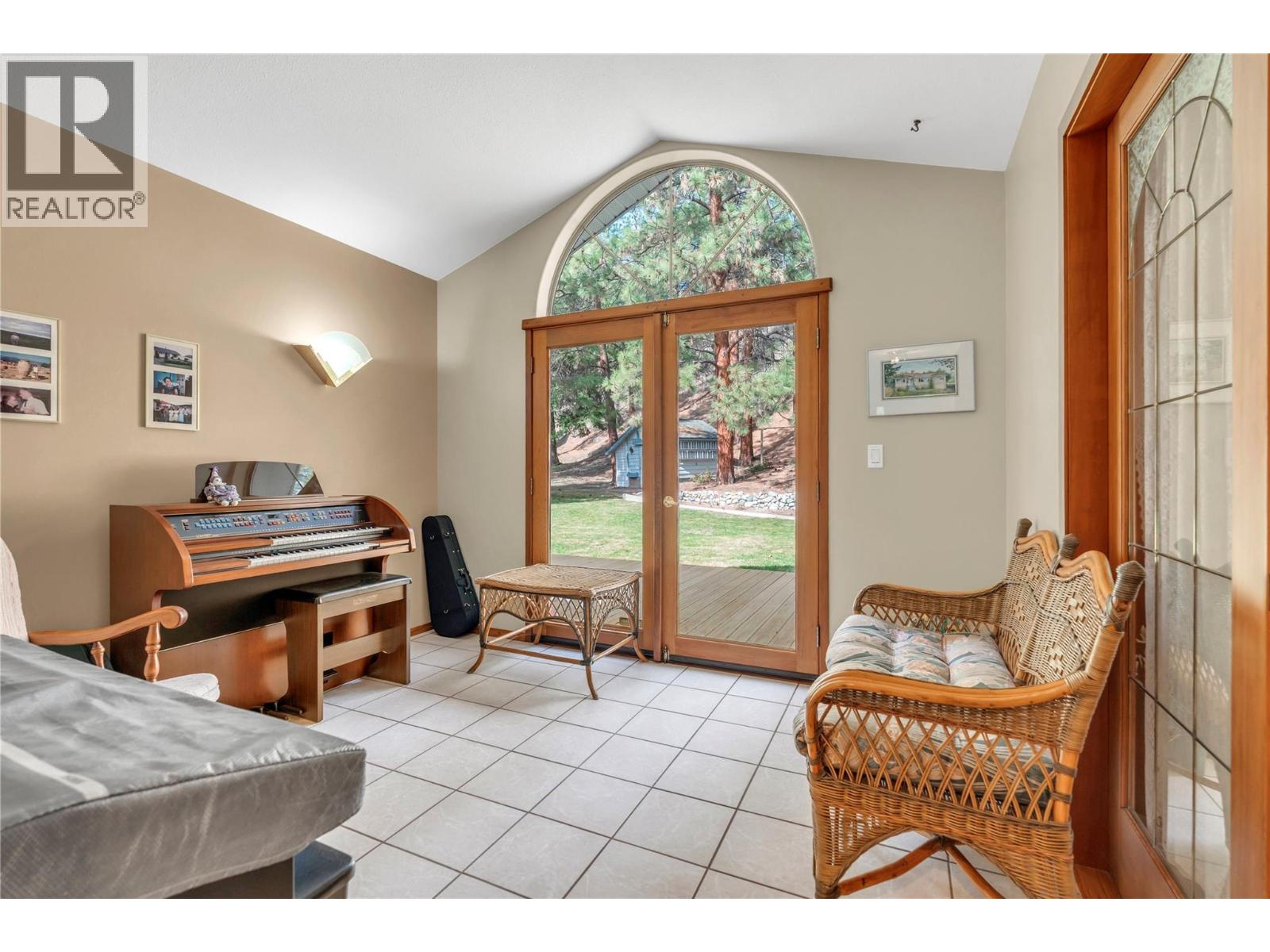  12628 Morrow Avenue, Summerland