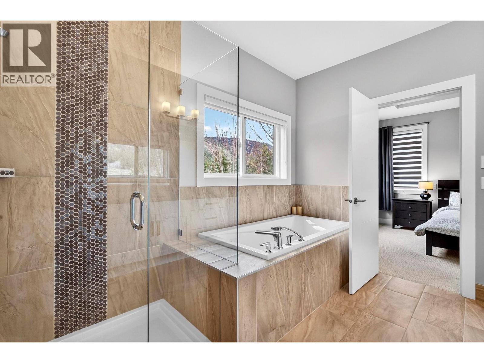 3006 Ironridge Place, West Kelowna