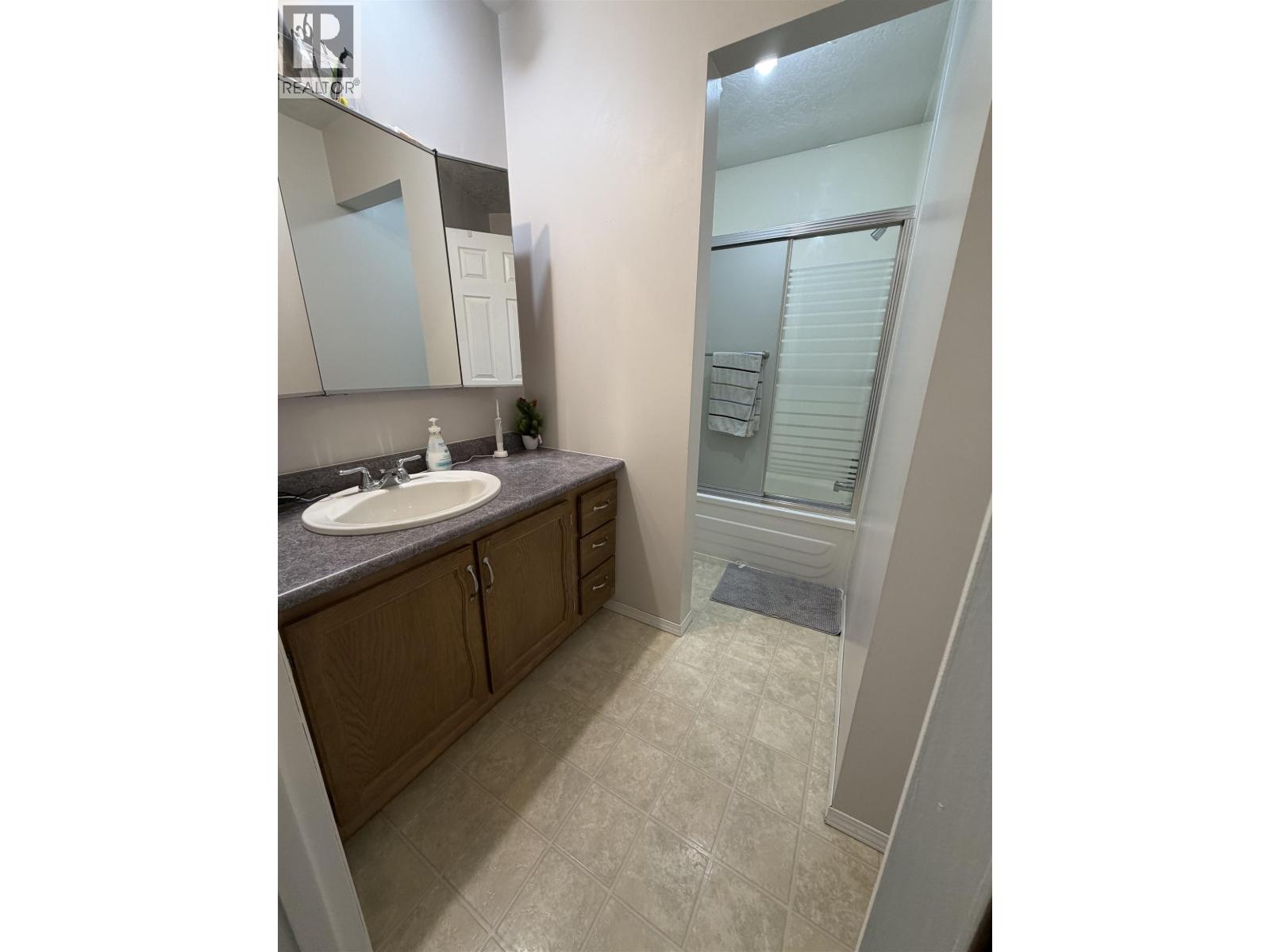 9627 87 STREET - 14