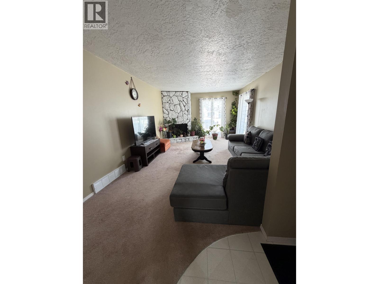 9627 87 STREET - 7