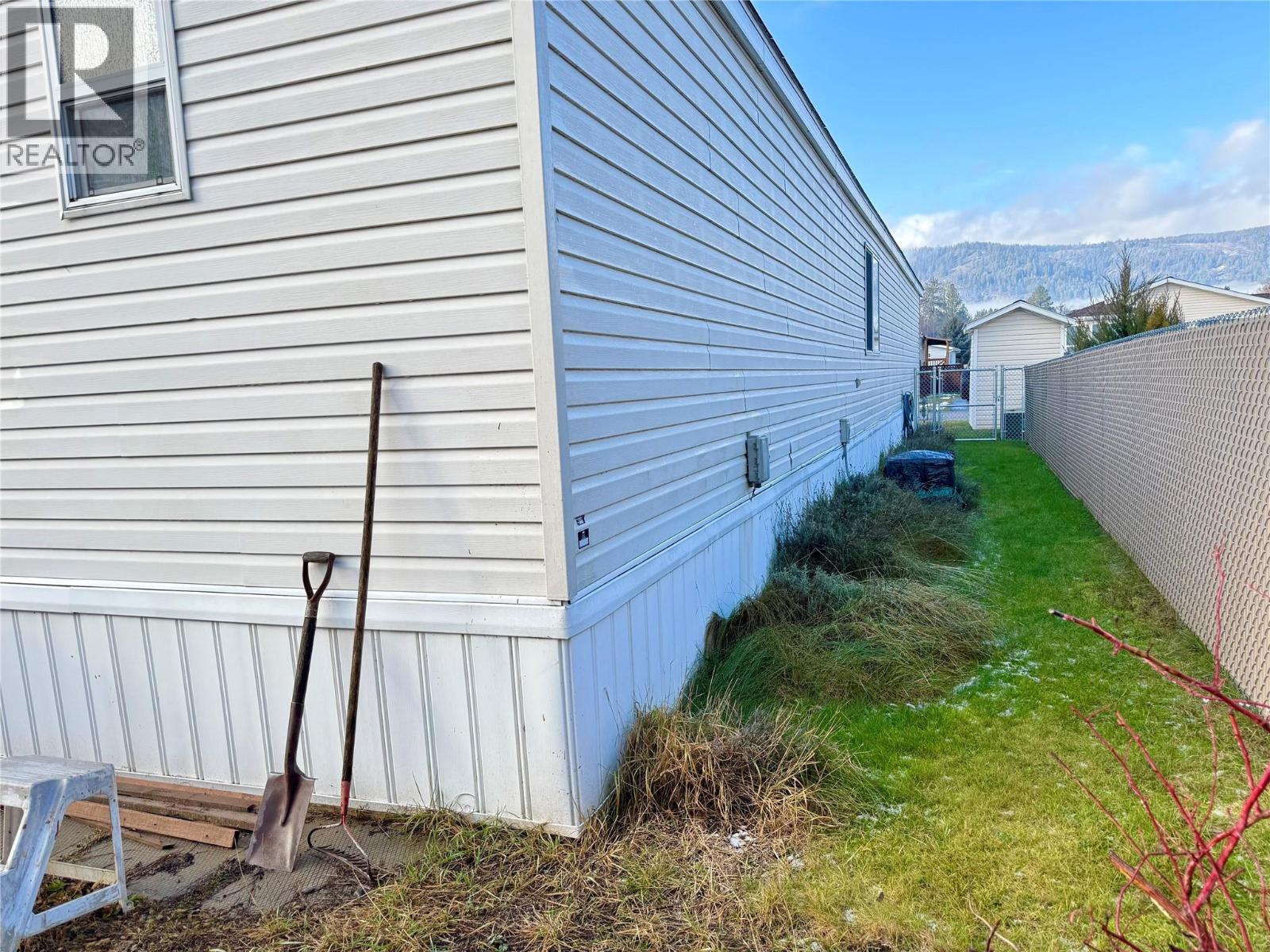 #8 7225 BOUNDARY DRIVE - 26