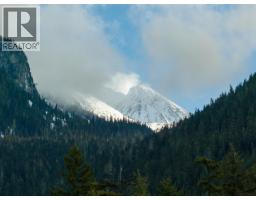 9285 Siskin Street, Whistler, BC V8E1M1 Photo 9