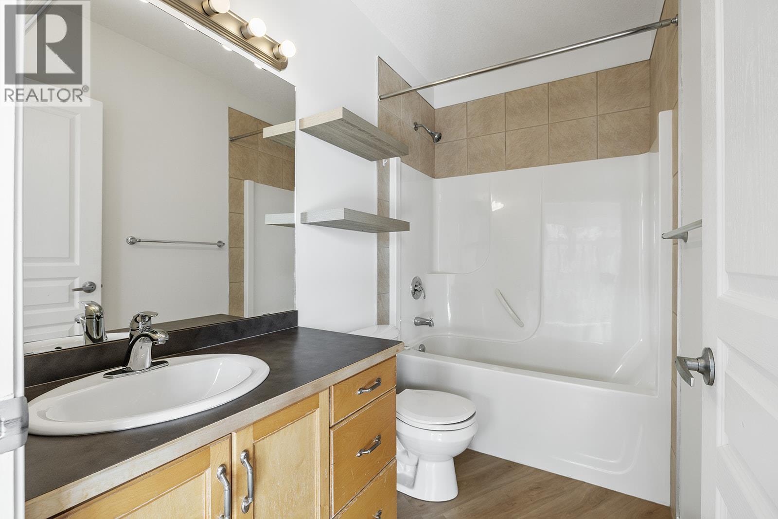 311 1327 St. Paul Street, Kelowna