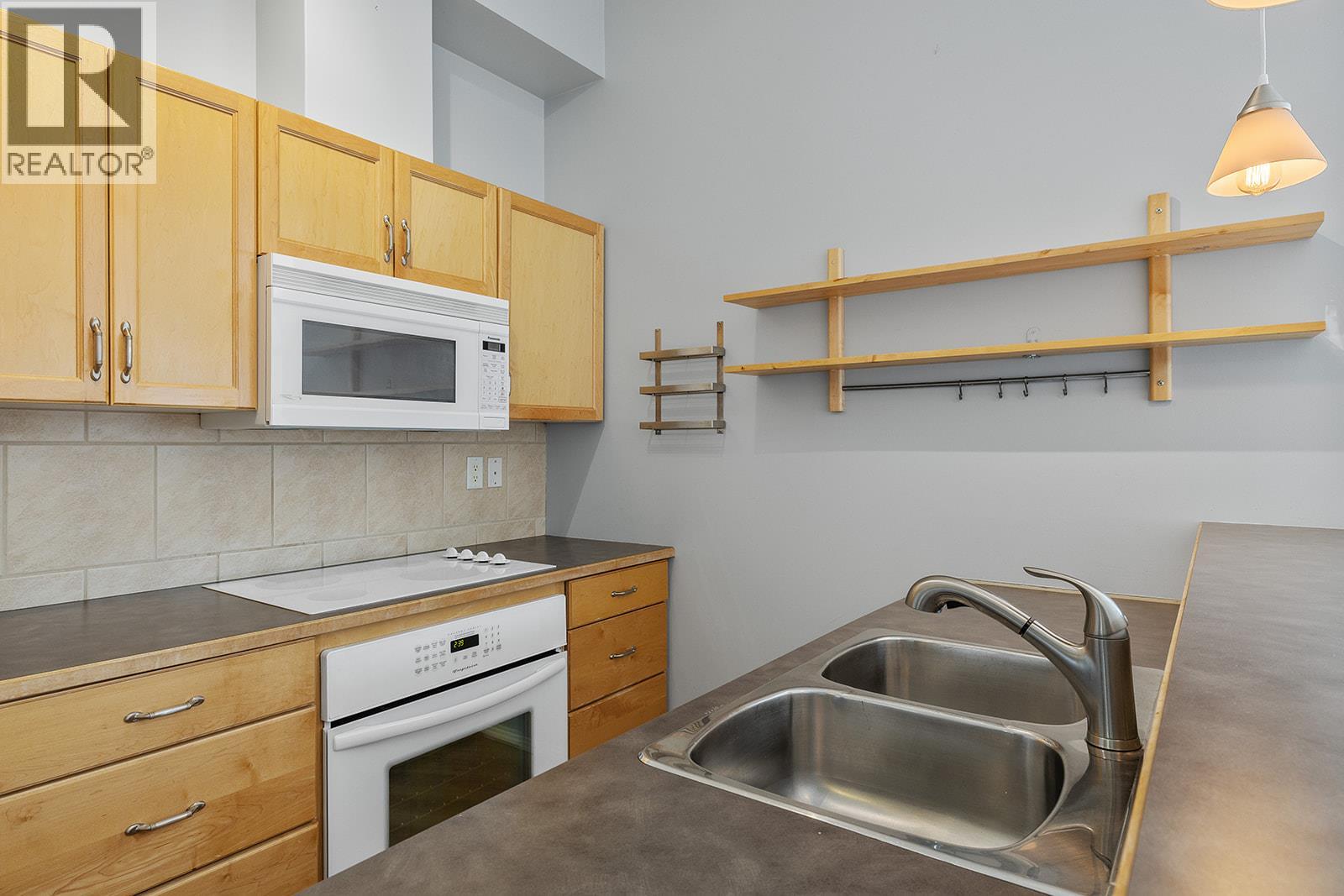 311 1327 St. Paul Street, Kelowna