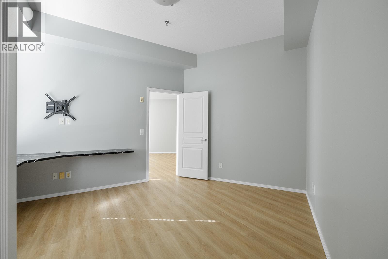 311 1327 St. Paul Street, Kelowna