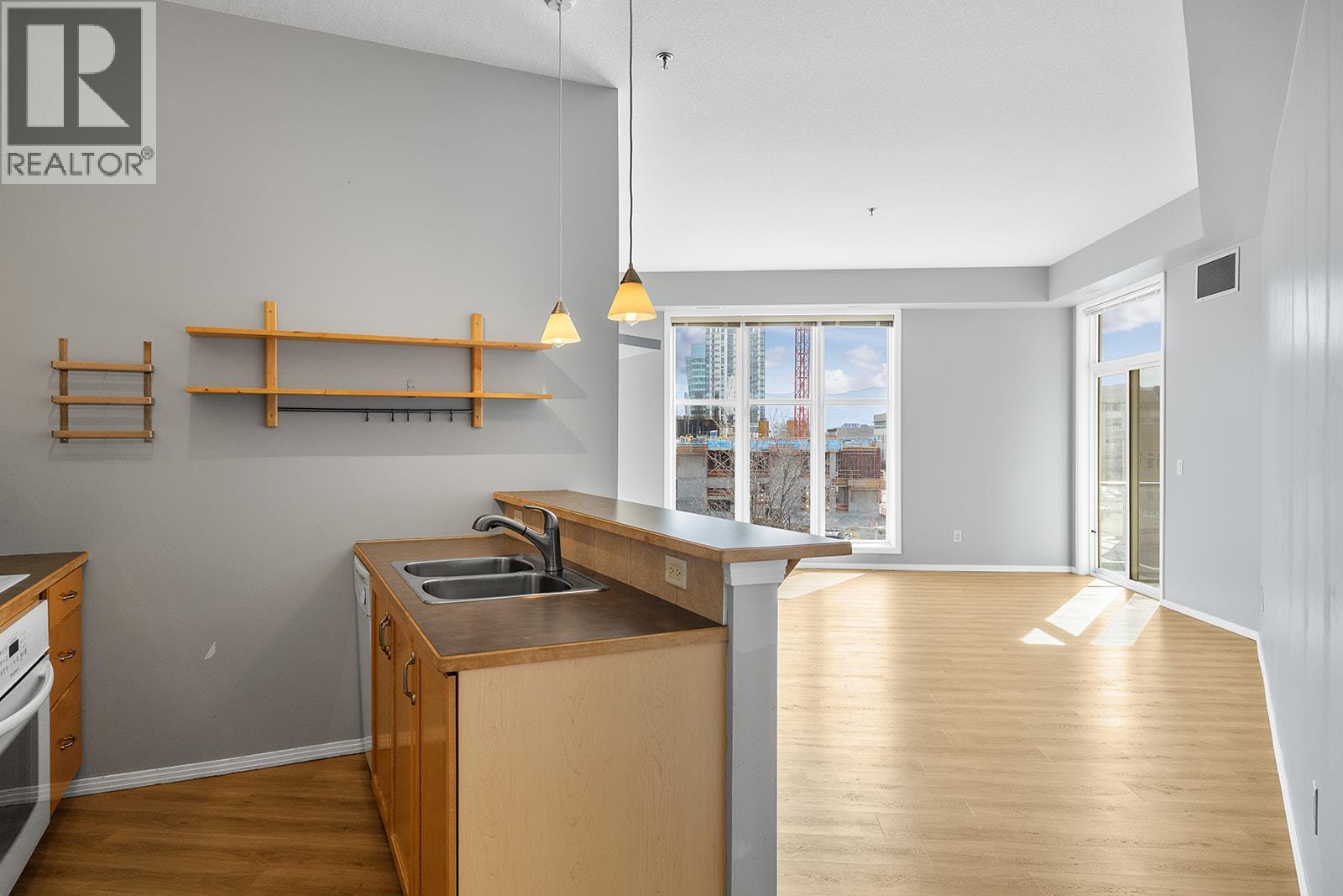 311 1327 St. Paul Street, Kelowna