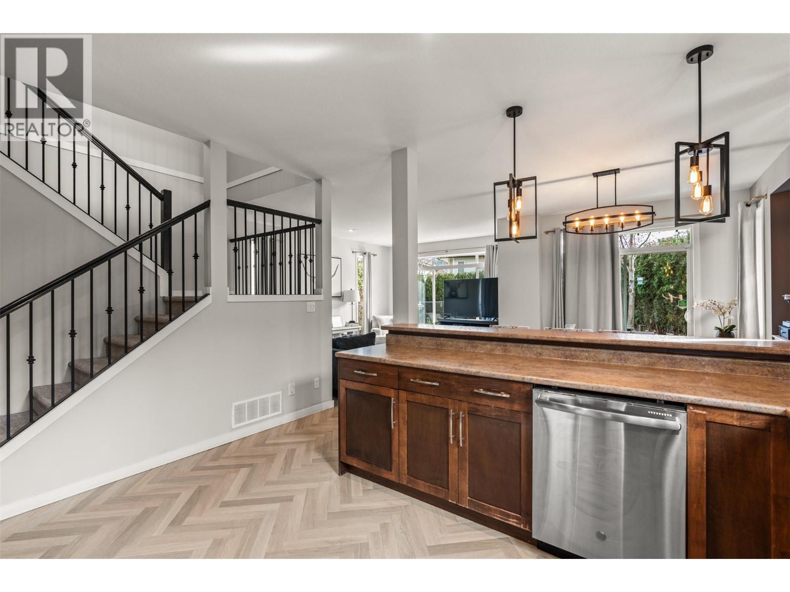 10 100 Palmer Road, Vernon