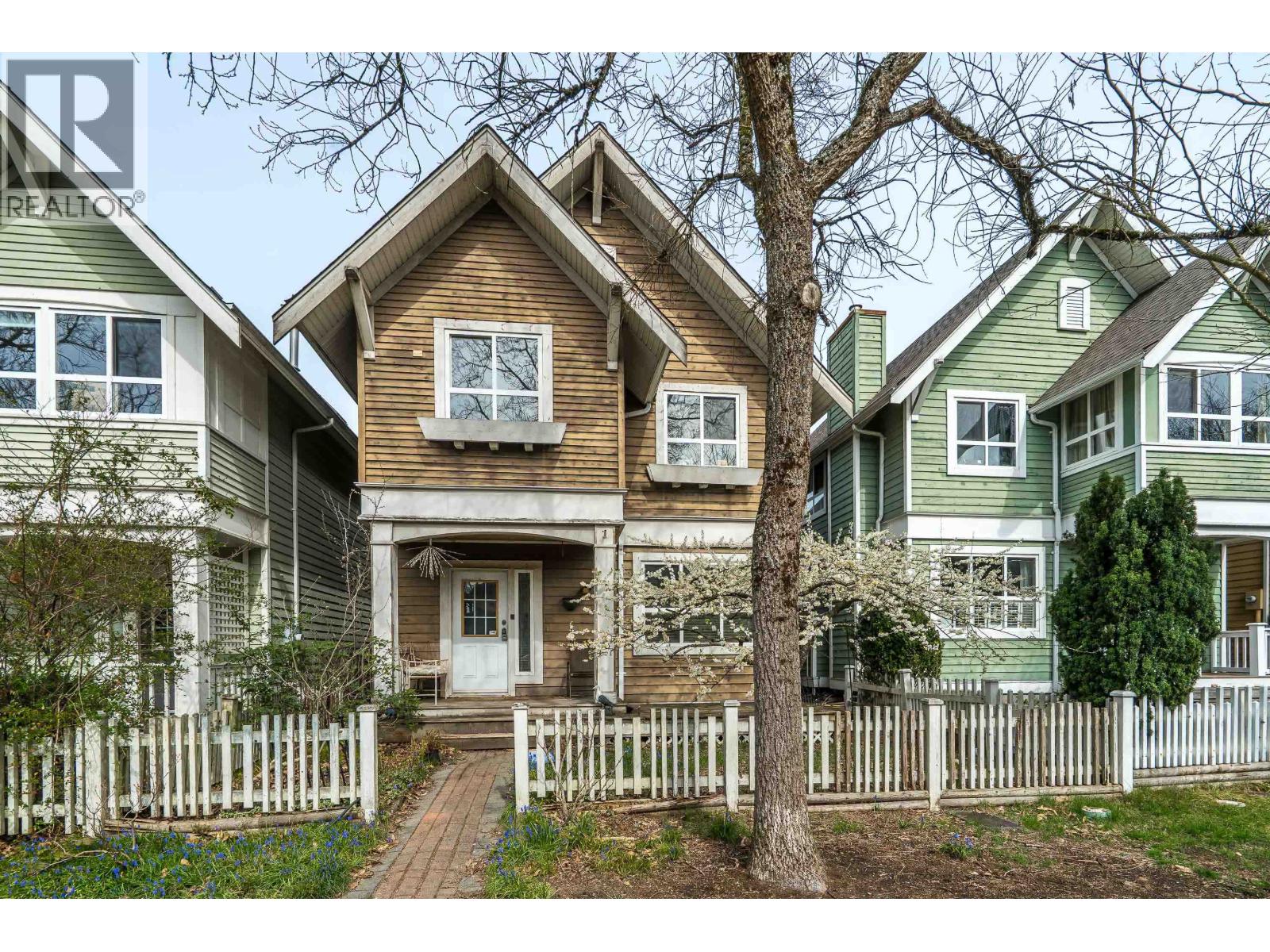 137 STAR CRESCENT, New Westminster