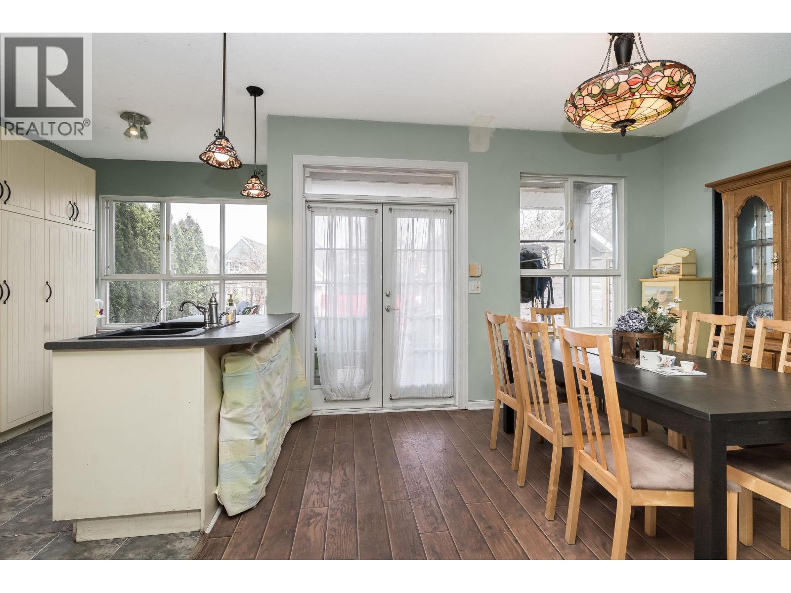 137 STAR CRESCENT, New Westminster