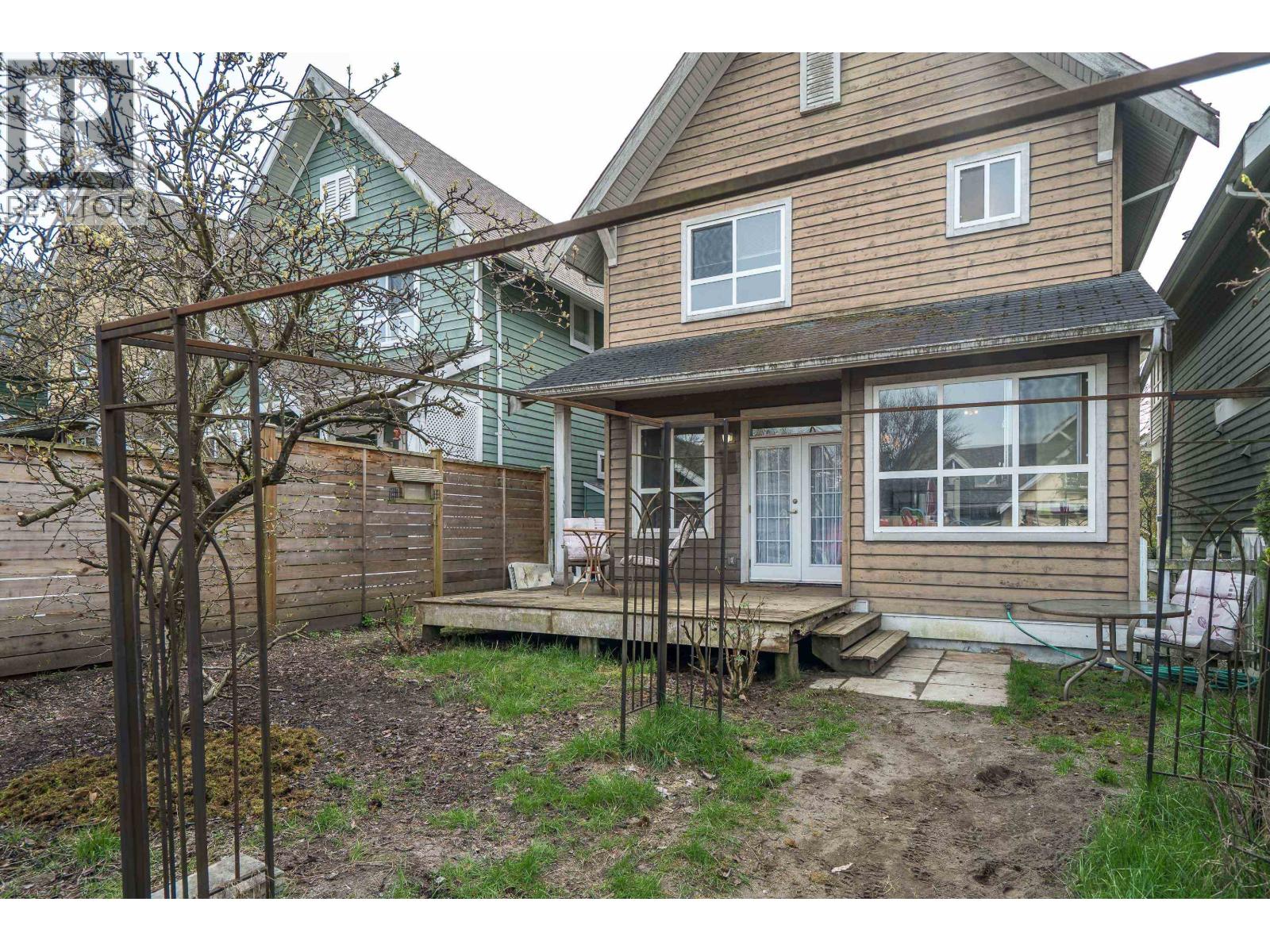 137 STAR CRESCENT, New Westminster