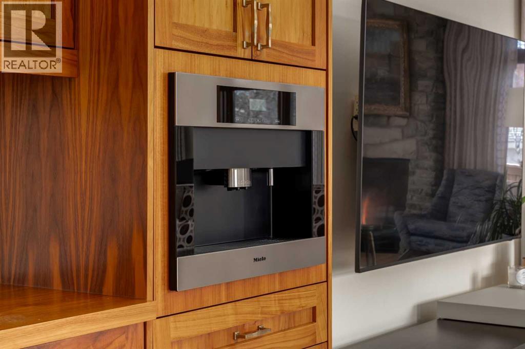 Single Family House for Sale in  Madison Avenue SW Elboya Calgary 