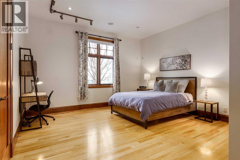 Single Family House for Sale in  Madison Avenue SW Elboya Calgary 